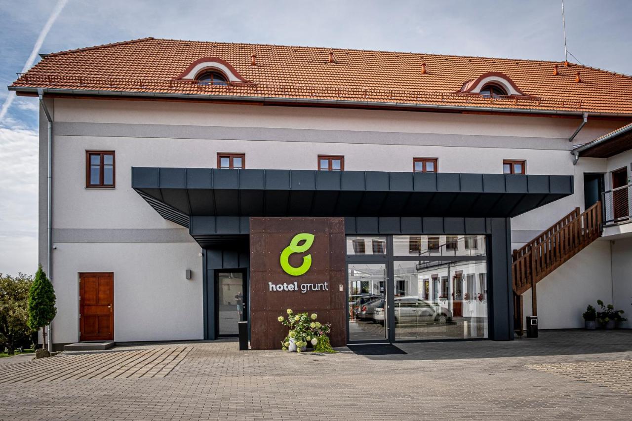 Hotel Grunt Mlada Boleslav Luaran gambar